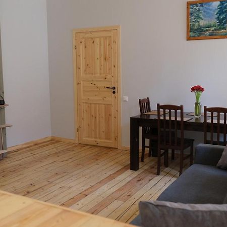 Historic Apartment With Wooden Floors In The Hearth Of Old-Town Riga Extérieur photo