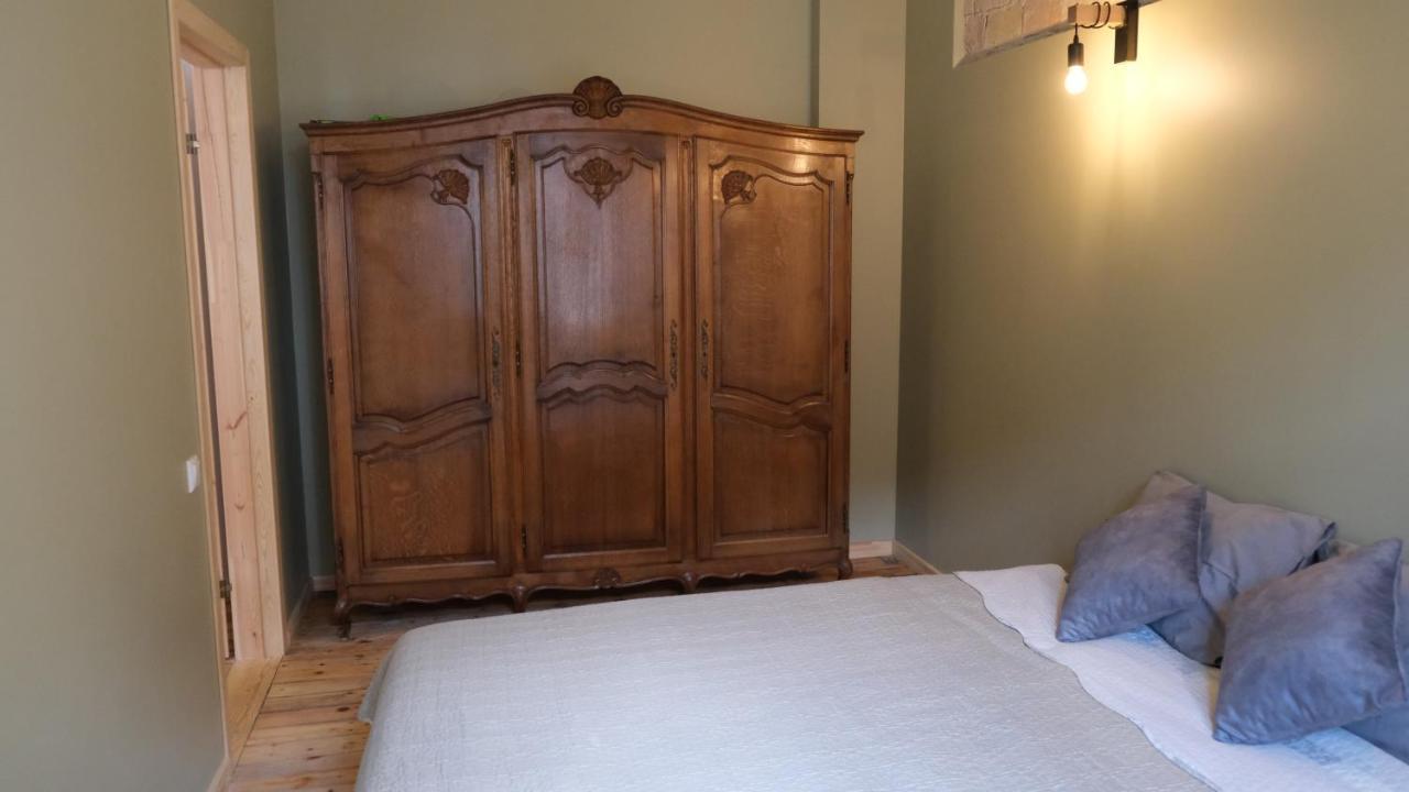 Historic Apartment With Wooden Floors In The Hearth Of Old-Town Riga Extérieur photo