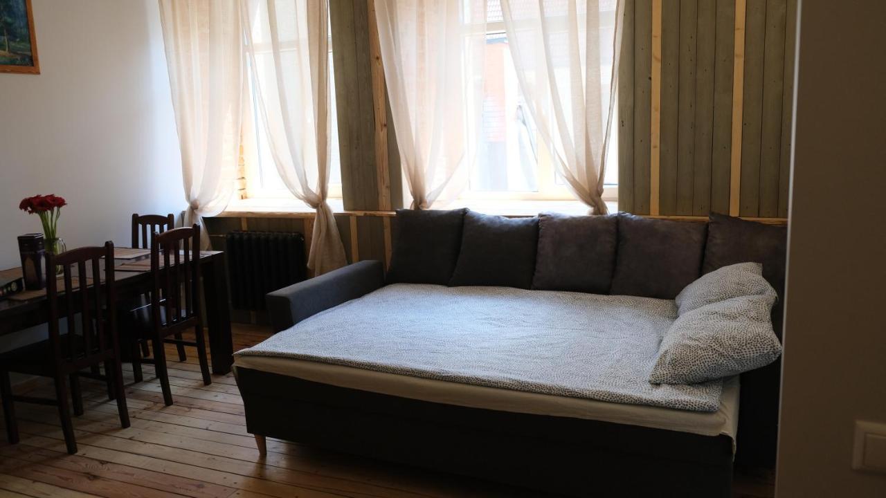 Historic Apartment With Wooden Floors In The Hearth Of Old-Town Riga Extérieur photo